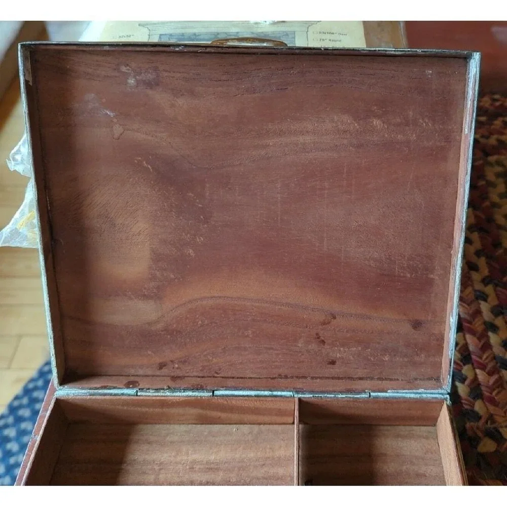 ANTIQUE COPPER TREASURE Trinket Jewlery Storage BOX Lion Etched Engraved Pretty